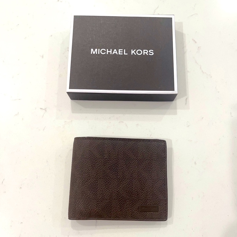 Michael Kors Men's Jet Set Brown Signature PVC Billfold